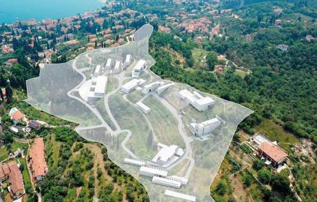 Lago di Garda ; Sette ville vip squarciano 78mila euro di bosco