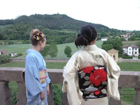 La vestizione del Kimono La vestizione del Kimono