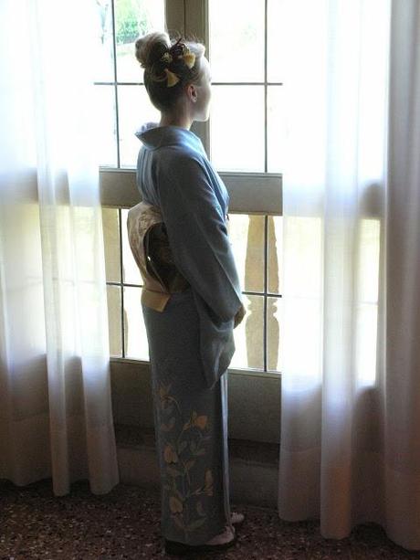 La vestizione del Kimono La vestizione del Kimono