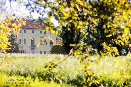 Il Torrione Pinerolo villa al mattino fra le fronde dorate