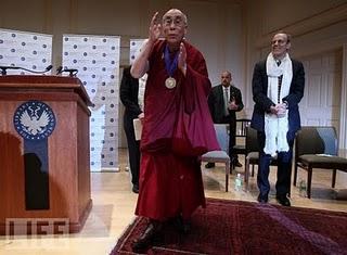 Dalai Lama: un altro mito della CIA