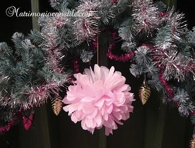 COME REALIZZARE FIORI DI CARTA CHE ADORNANO LE FESTE