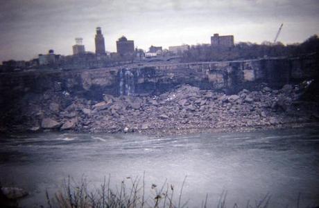 Cascate del Niagara senz'acqua, spuntano le foto 41 anni dopo