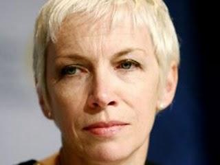 Qualcosa di biondo: Milena Gabanelli - Annie Lennox - Irene Pivetti, legami stretti?