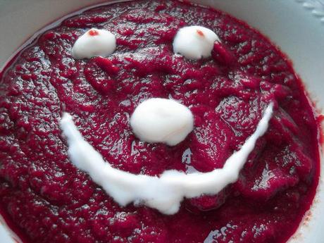 beetroot soup with yoghurt..happy face!