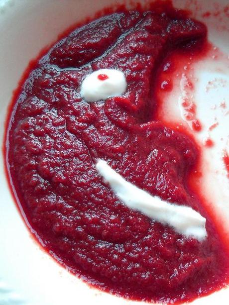 La rapa felice..e chic! beetroot soup with yoghurt..moon