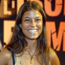 sara-tommasi-sorridente-all-isola-dei-famosi