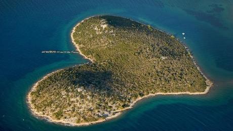 Un'isola ad hoc per le coppie innamorate...