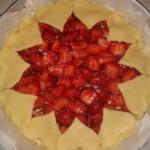 torta di fragole e banane coperchio