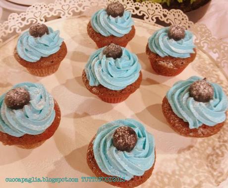 MINI CUPCAKES AL CIOCCOLATO CON CREMA DI BURRO AL LAMPONE