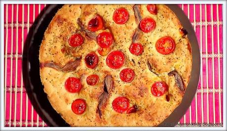 La Focaccia Pugliese Pomodorini e Acciughe - €3.20