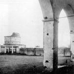 Struttura porticati celle ad archi e tempio con cupola in muratura 1930 c.a. struttura porticati celle ad archi e tempio con cupola in muratura 1930 c a Giornata della Memoria al Lazzaretto