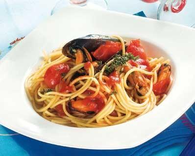 Spaghetti di mare con cozze al cartoccio linguine-cozze-e-vongole3.jpg