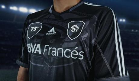 maglia-nera-del-River-Plate