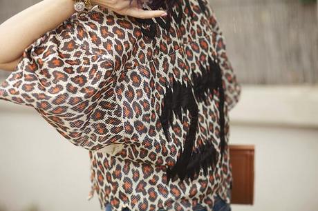 Smilingischic, fashion blog, outfit, streestyle, Jeremy Scott collezione S/2013, stampa animalier pop, dettaglio maglia Jeremy Scott