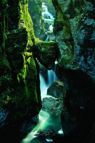 Escursione speleo-naturalistica alle Gole di Tolmino (SLO) Le Gole di Tolmino: