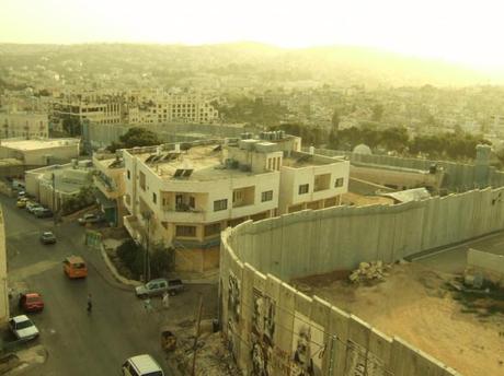 Il muro a Betlemme, ricorrente elemento del panorama in Israele e Palestina