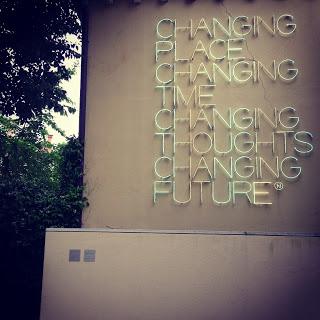 Changing thoughts, changing future. Biennale, Peggy e cene da sogno #artbiennaleinstameet