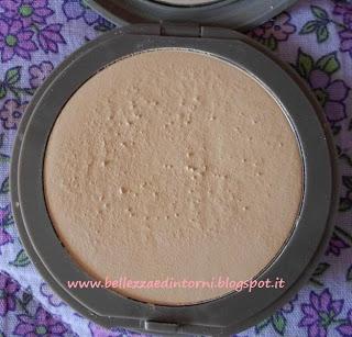 Recensione fondotinta compatto Flat Perfection (Neve Cosmetics)