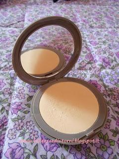 Recensione fondotinta compatto Flat Perfection (Neve Cosmetics)