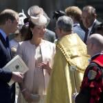 Kate Middleton con il pancione alla festa della nonna Elisabetta 08