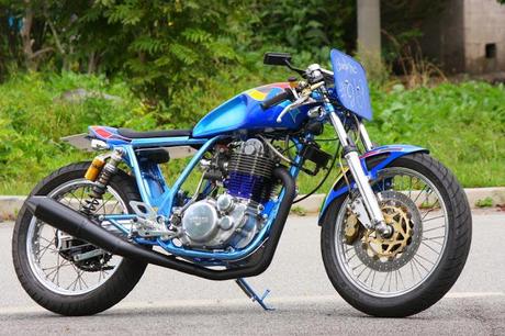 Yamaha SR 400 by CANDY Motorcycle Laboratory