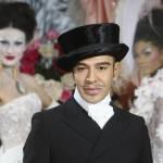 John Galliano, il genio è tornato. Dopo 2 anni di silenzio a Vanity Fair: “Ora sono pulito”