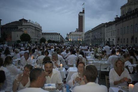 Flashmob... cena in bianco Torino