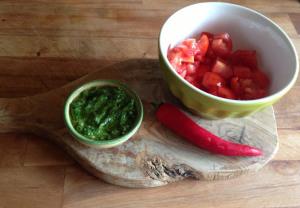 gnocchetti pesto e pomodorini piccanti