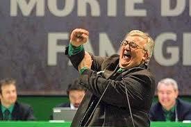 Lega Nord e ultime elezioni: ve lo diamo noi, il gesto dell'ombrello!