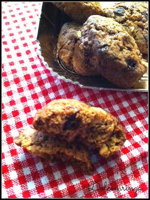 BISCOTTI CON BURRO SALATO E MANDORLE CARAMELLATE