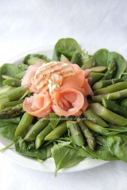 Insalata con salmone e mele (Salmon and apples salad)