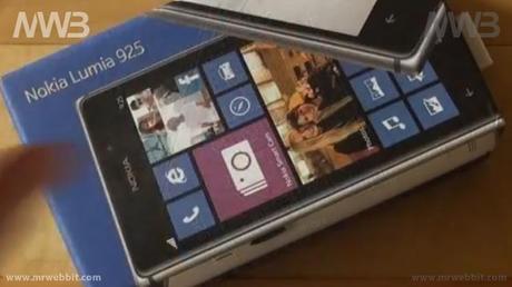 Nokia Lumia 925 contenuto della confezione