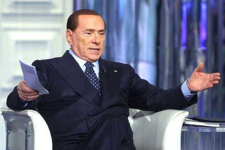 20130617 berlusconi ue letta governo Silvio Berlusconi spinge sul non aumento dellIva e la ricerca di risorse