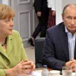 Vladimir Putin (destra) e Angela Merkel (sinistra)