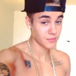 Justin Bieber, primo video su Instagram. I fan: “Ha fumato marijuana?”