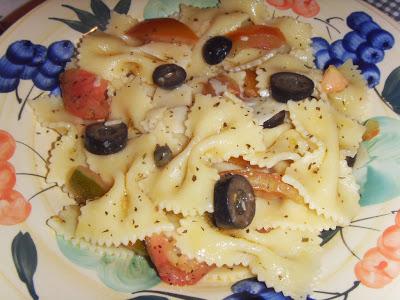 FARFALLE ALLA CRUDAIOLA, CON OLIVE  E MENTA!