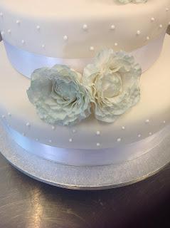 WEDDING CAKE