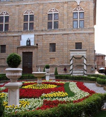 Palazzo Piccolomini_Pienza_viaggiandovaldi