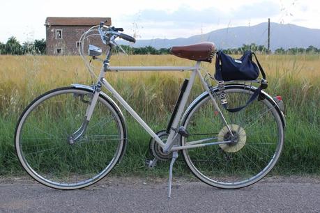 Una bicicletta nel grano out-fit