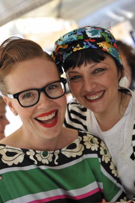 Vintage Swap Party: reportage smilingischic, fashion blog, Swap party, vintage swap party, Bar Betsabea , eventi a Pisa, vintage, foulard in testa a fiori, pin-up