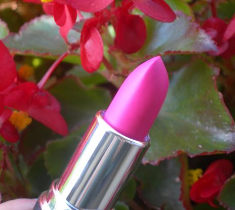 Review: VIVO Cosmetics Lipstick in Crushed Amethyst, Pink Pout e Matte Lipstick in Wow Pink