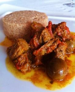 Manzo cotto in tajine e cous cous di farro integrale