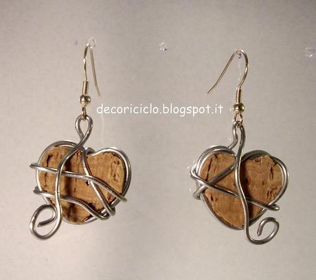 Orecchini di filo metallico e sughero orecchini cuori