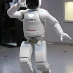 Asimo, il robot che fa la guida al museo di Tokyo04