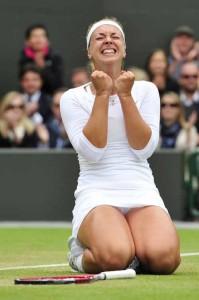 Lisicki 199x300 Wimbledon:Sabine Lisicki batte in tre set lavversaria e conquista la finale del torneo, ad aspettarla la francese Marion  Bartoli