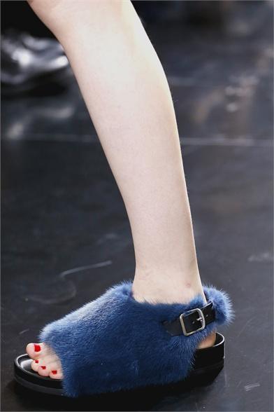 Arriva lo Yeti….. ciabatte3