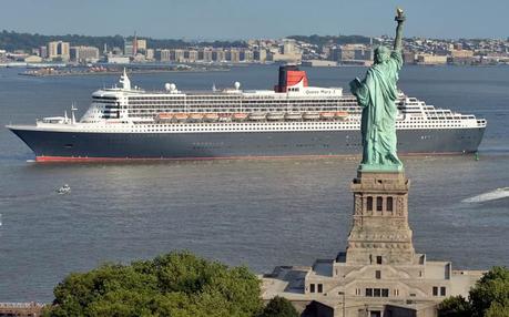 Cunard: Queen Mary 2 celebra le prime 200 traversate atlantiche