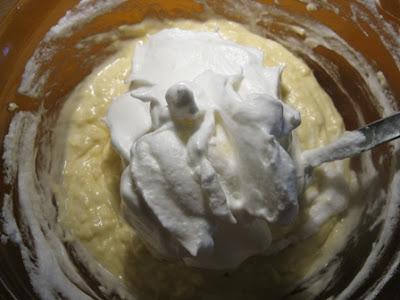 Torta alle pesche sciroppate e...non... Torta alle pesche sciroppate e...non...