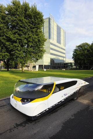 solar-powered-family-car-by-eindhoven-university-of-technology